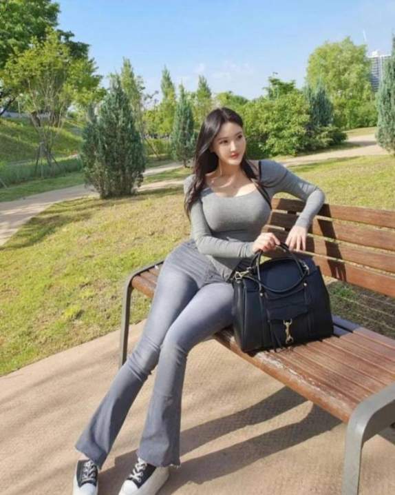 一個擁有完美腰臀比的韓國女生，到底有多香？