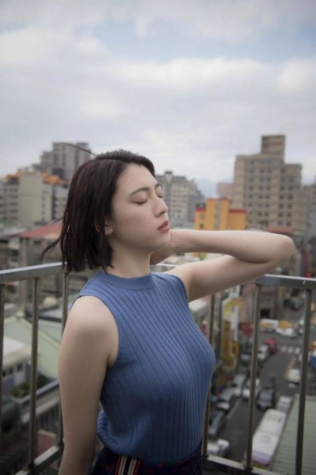 日本第一写真女神！明艳动人，高冷纯欲风，真的是人间尤物啊