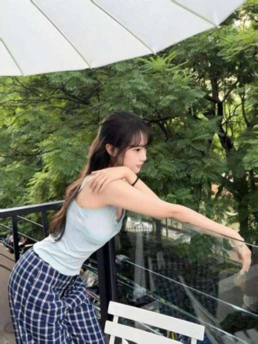 慵懒系少女，9个万能拍照动作！拍出生活氛围感，松弛又自然