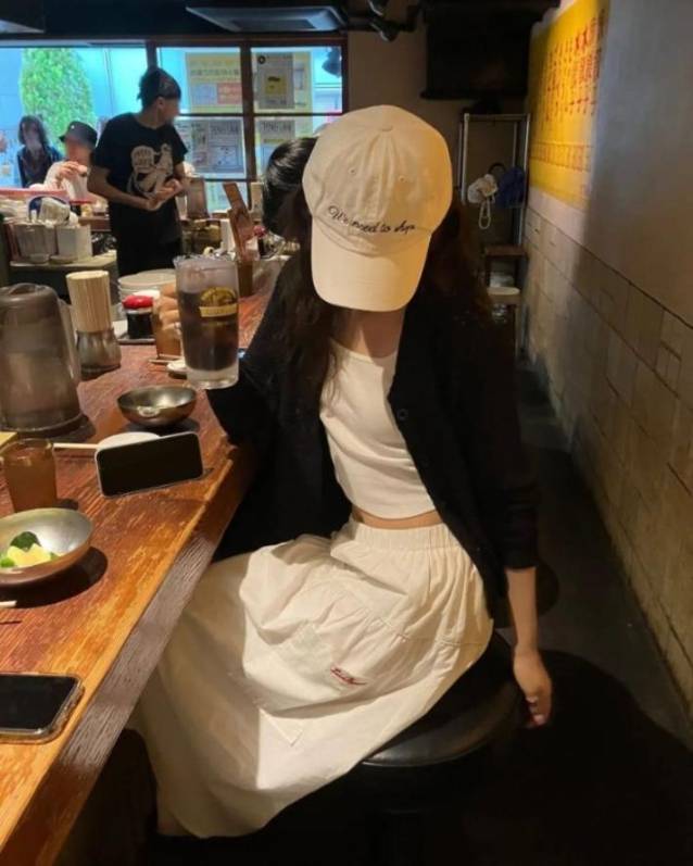 白色半裙穿搭灵感