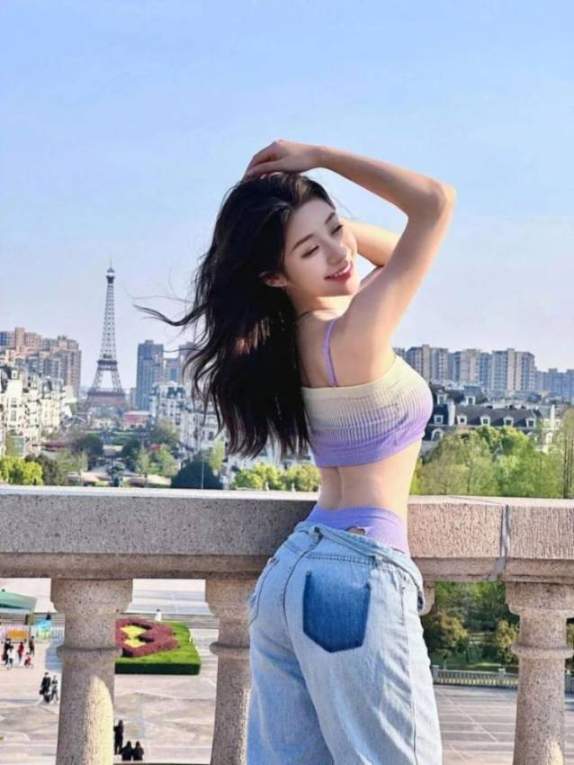10个全身照拍照姿势，跟着拍，又高又瘦，拍照腿长、身材好
