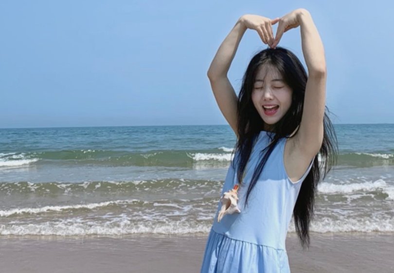 来学一些夏日海边旅行拍照姿势！谁拍谁漂亮出片！