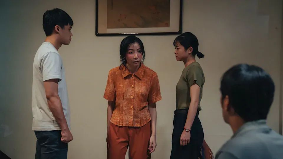 丈夫联手小三，烫死盲人妻子！这部8月新上台剧《我们六个》看得太心痛！