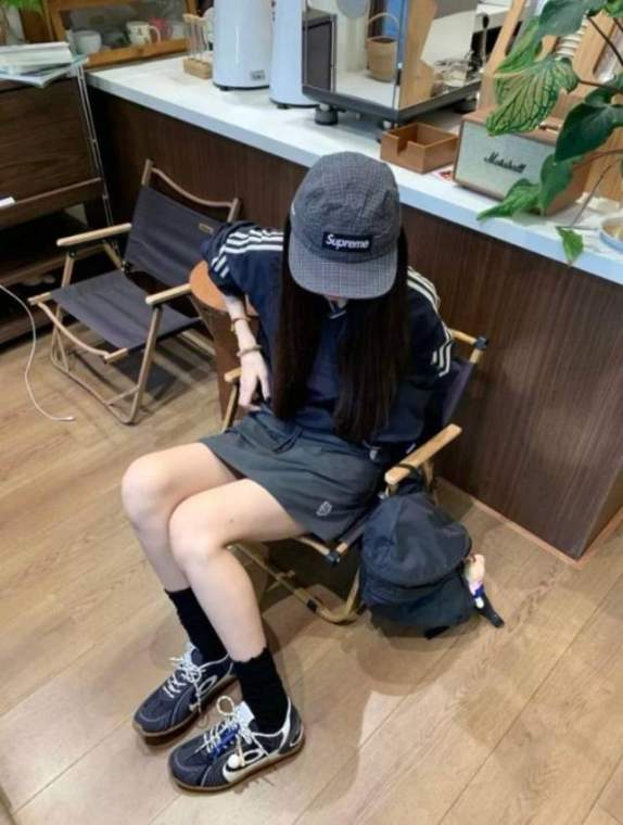 早秋运动风穿搭