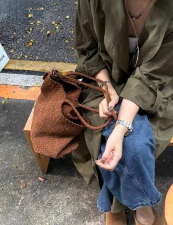 軍綠色風衣的穿搭靈感