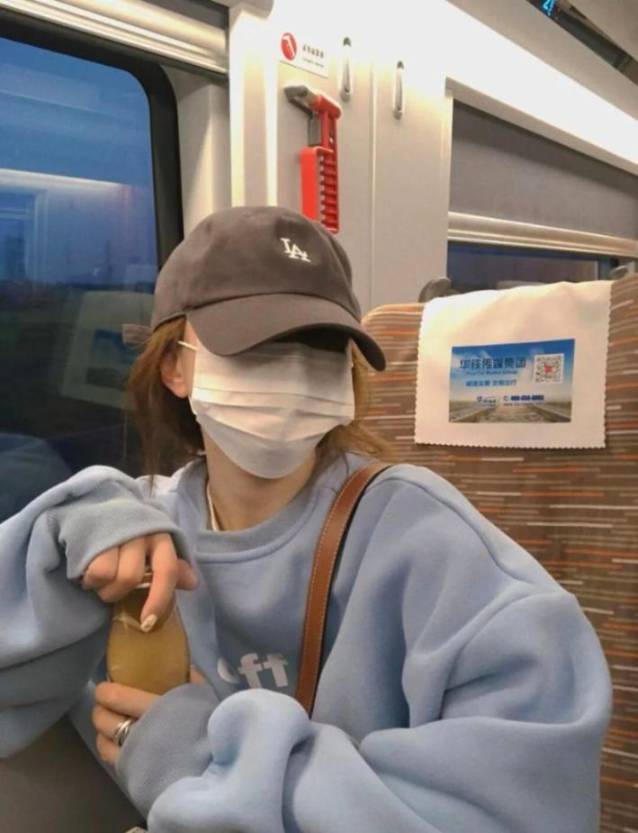 秋冬卫衣怎么搭