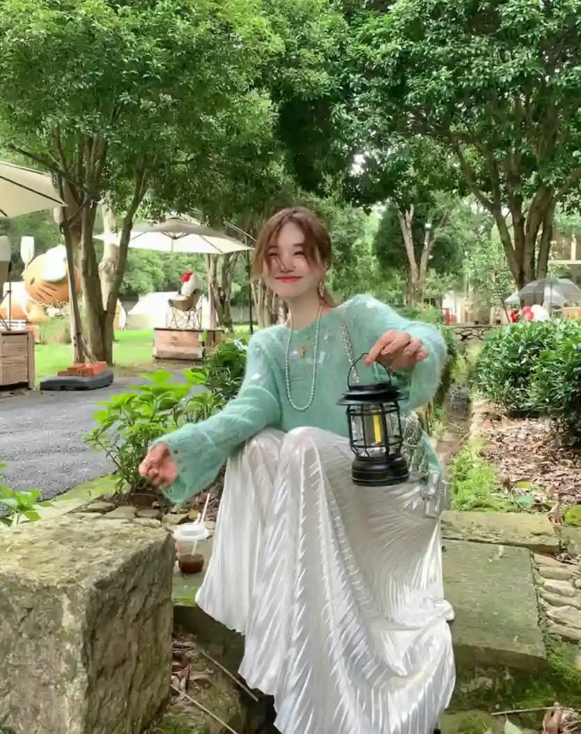 “毛衣+裙子”，谁穿谁美！