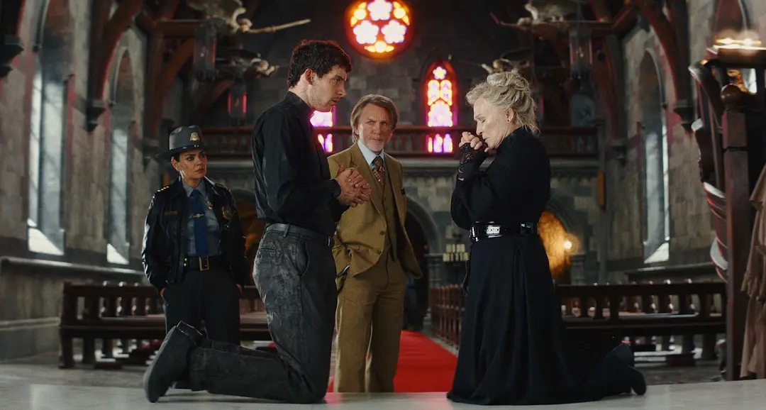 年末神作！网飞这部剧《利刃出鞘3/利刃出鞘：亡者归来/锋回路转：亡者归来》回归了！