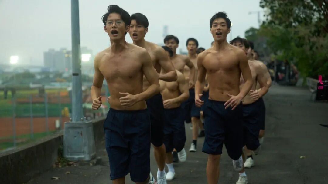 这部台湾青春励志电影《进行曲》太养眼了！该片由亿万票房《角头》系列导演姜瑞智执导