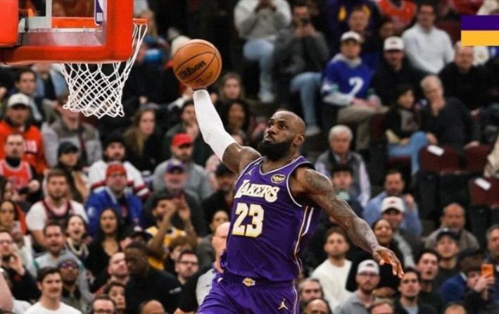 雙星閃耀終結公牛4連勝！詹姆斯半場20分，東契奇轟46+11率湖人復仇成功！