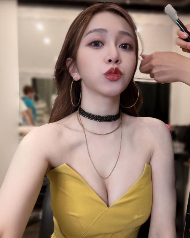 台日混血！大眼网红正妹《筱崎泫》，谁能不心动啊