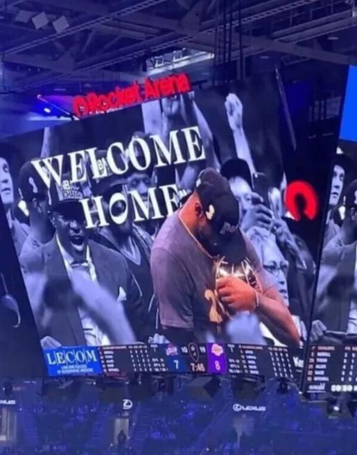 湖人30分慘敗騎士：致敬與崩盤的冰火兩重天