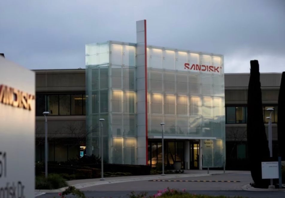 暴漲15%！全球最強儲存巨頭閃迪（Sandisk）宣佈