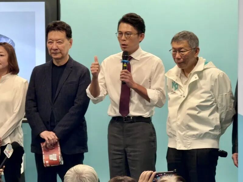 民衆黨黨團三長出爐，6席民代換血