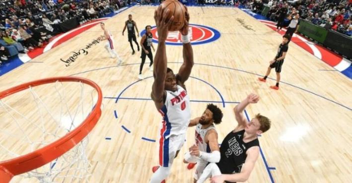 活塞53分狂胜篮网!康宁汉姆18分12助4断3帽,杜伦21分10板,托马斯12分