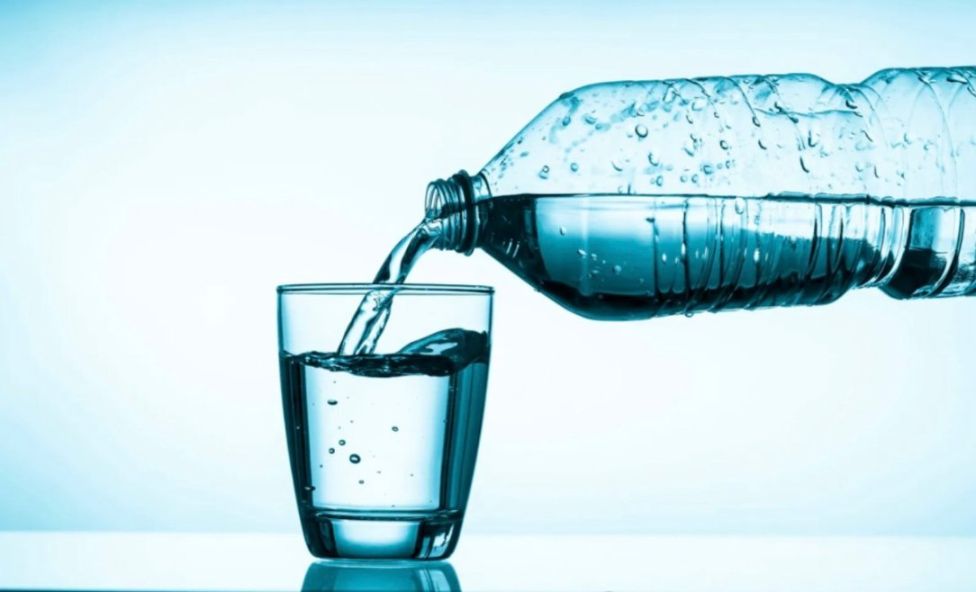 每天喝2升水：意大利营养学家解释坚持30天后会发生什么
