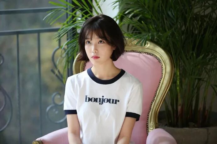 張元英籤售玩手機？樸信惠涉嫌逃稅？樸春爆樸山多拉吸毒？保鏢區別對IU曹承衍？ADOR刪除Danielle？