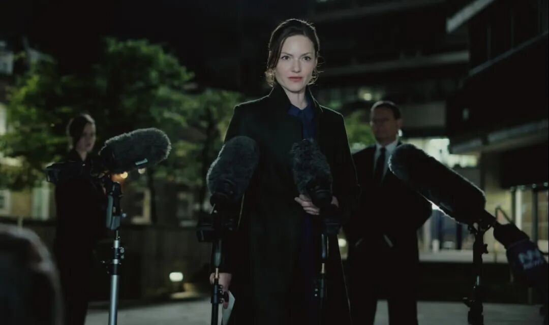 刚开播就9.3分！这部爆款英剧《真相捕捉/捕风捉影》，建议你半夜别看