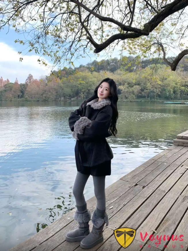 摆脱路人感你得这么拍,6个简单易学的姿势,拍照自然又好看,路人秒变网感!