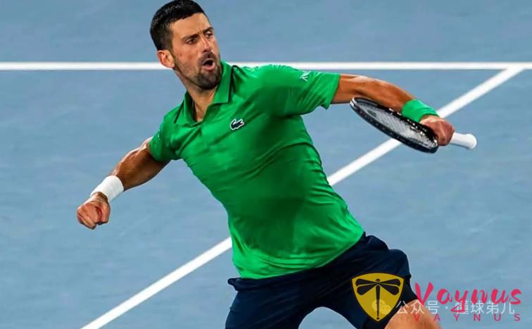 0-2绝境收退赛礼!德约手握2个破发点时,穆塞蒂突然低头,103胜纪录藏泪点