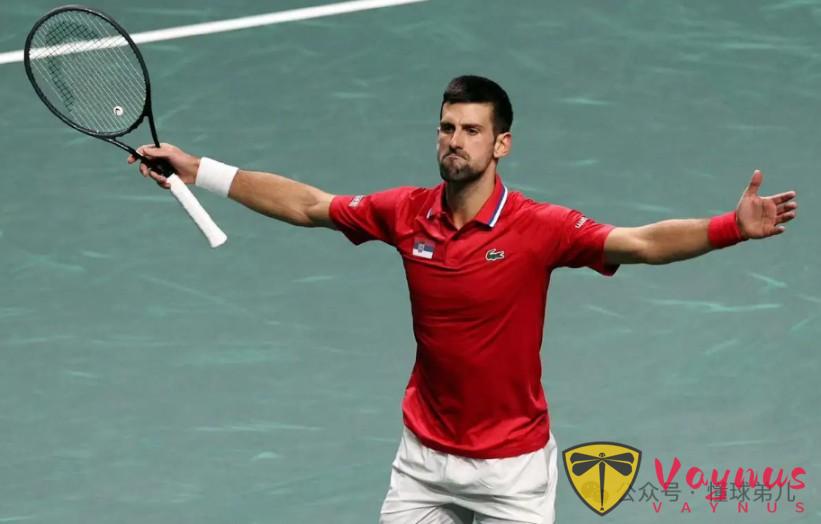 0-2绝境收退赛礼!德约手握2个破发点时,穆塞蒂突然低头,103胜纪录藏泪点