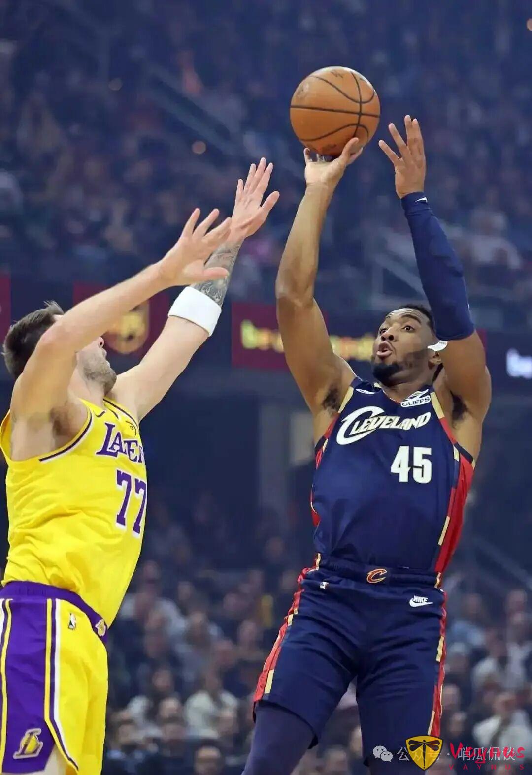 湖三崩又来了！湖人惨败骑士遭30分血洗，老詹11分低迷，东契奇空砍29+5+6