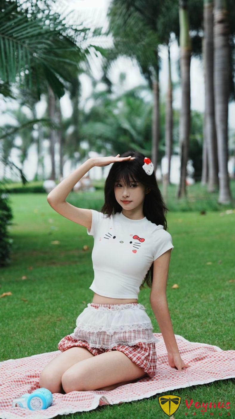 草坪拍照只会盘腿坐？9个万能坐姿，秒变甜心少女，可爱又显瘦