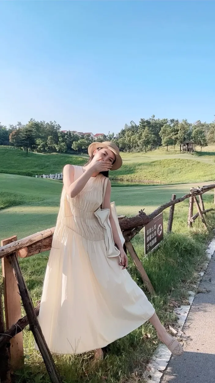 6個穿裙子萬能拍照姿勢，輕鬆拍出女神範兒！