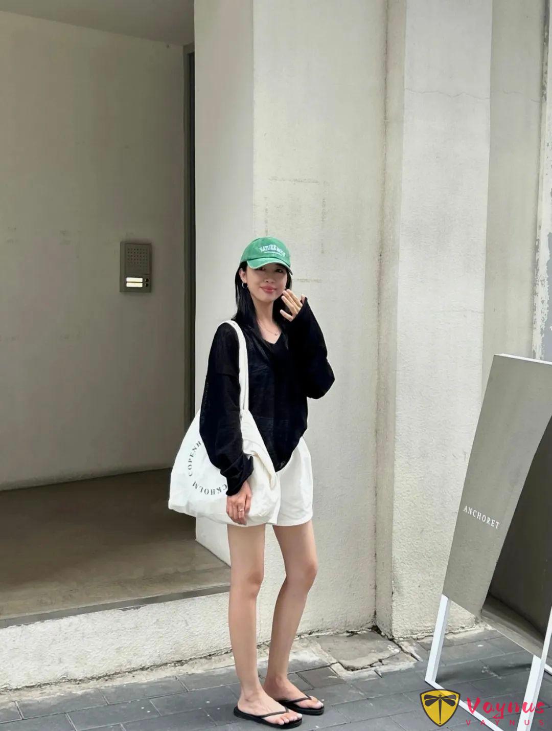 藏藍色防曬+白色短褲