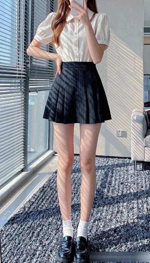 為什麼有些裙子穿很久都覺得好看?因為顏色搭配的就讓人很舒服。