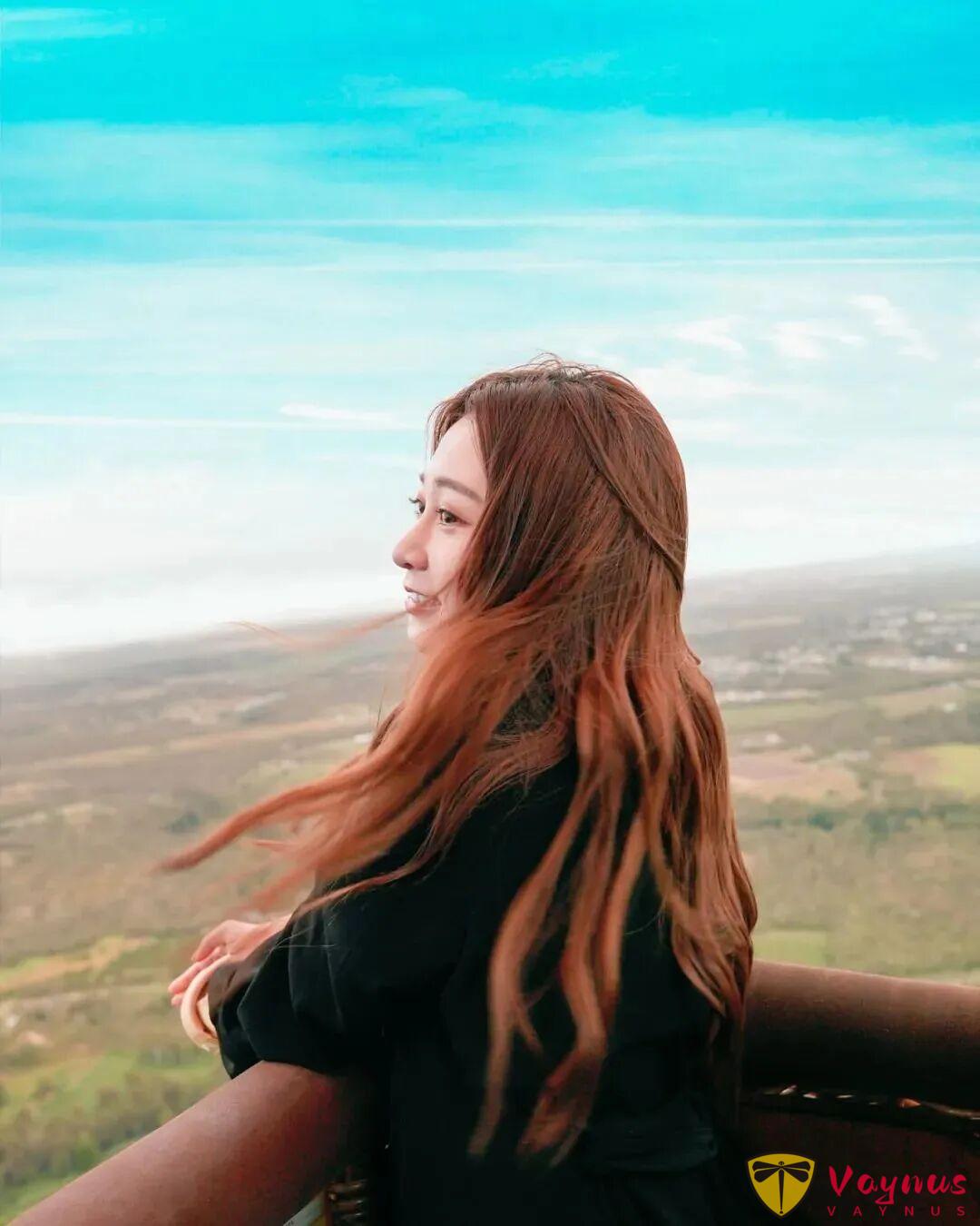 台湾网红筱崎泫，一位曾被养父裸体关进狗笼虐待的可怜女人