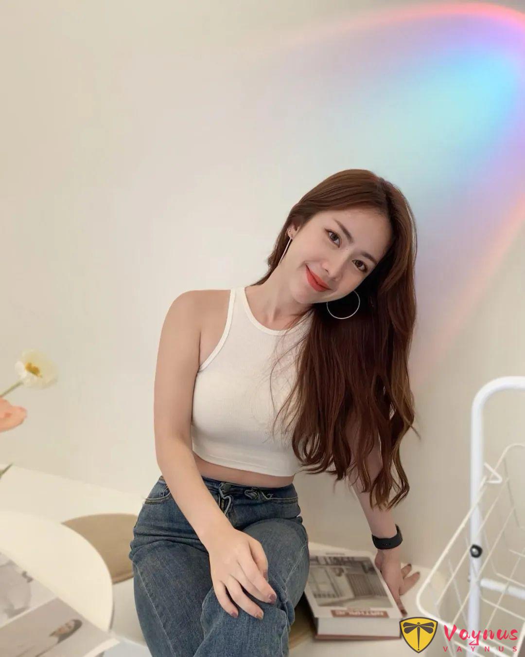 泰国极品女神！成熟优雅，曲线曼妙，超级大长腿太绝了