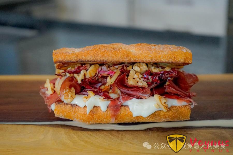 300萬份餐食。選單？從披薩到玉米粥，最高價格25歐元