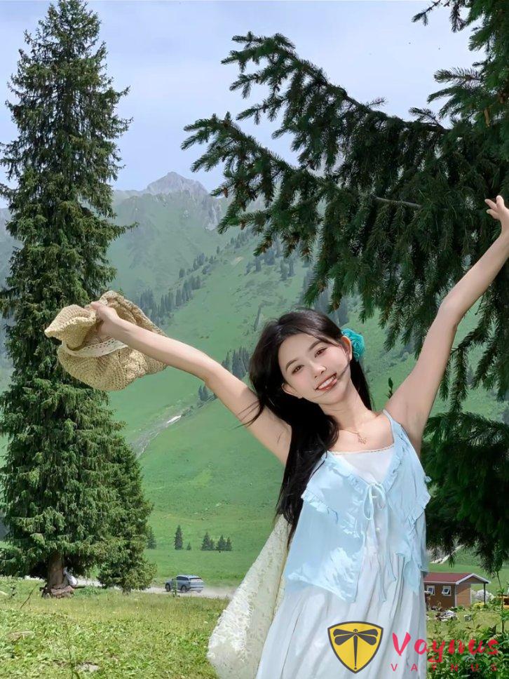 旅游拍照不知道摆什么姿势？穿长裙可以用的万能拍照姿势！自由又有氛围感