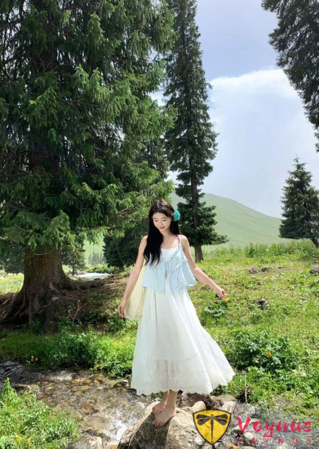 旅游拍照不知道摆什么姿势？穿长裙可以用的万能拍照姿势！自由又有氛围感