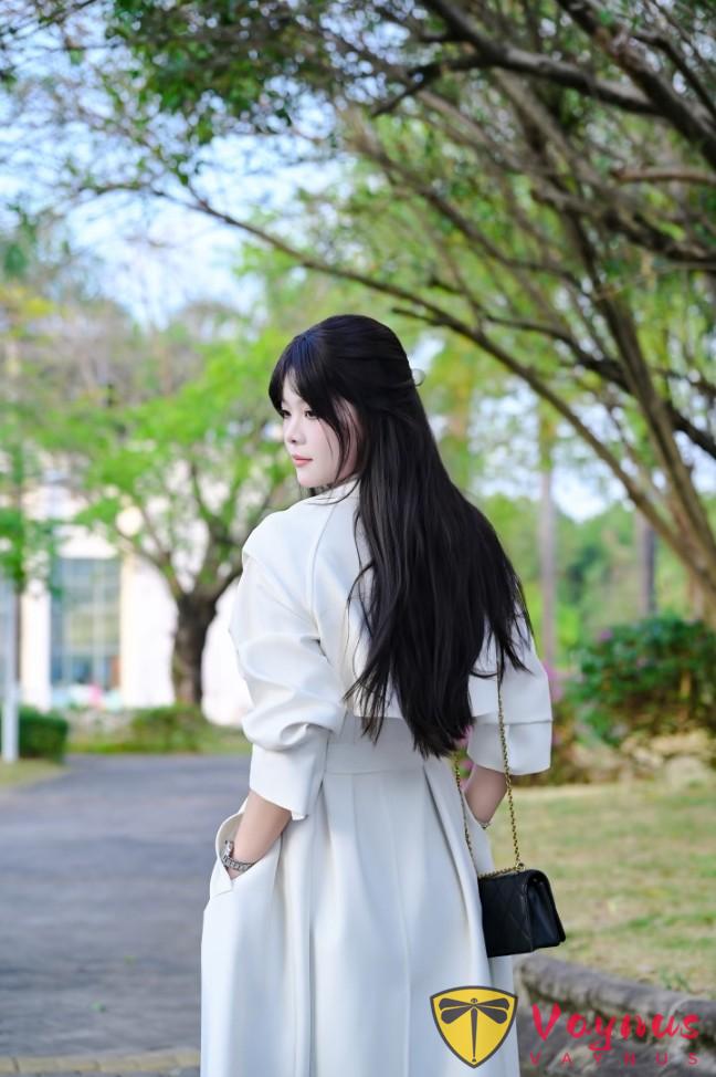 高智感風衣穿搭,9個拍照姿勢,簡約知性顯氣質,拍出好看大長腿