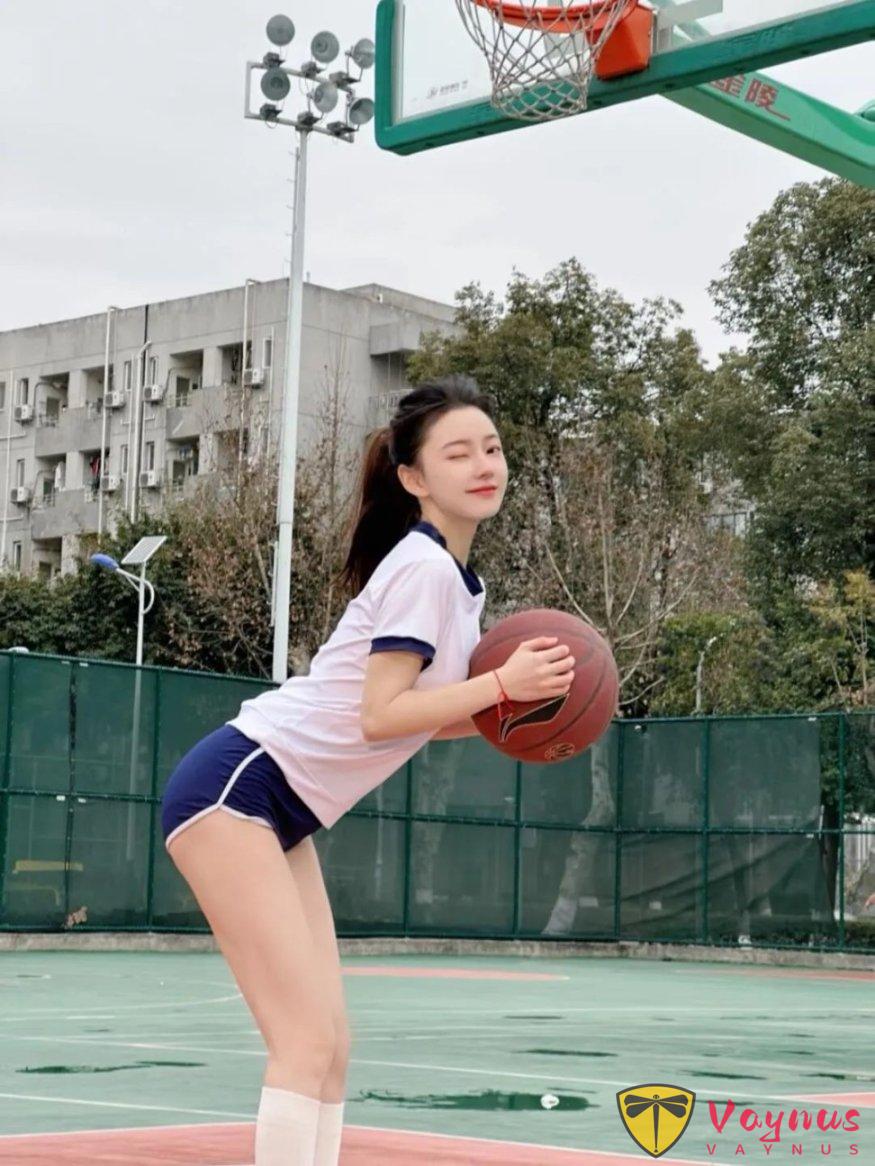 运动风格9个出片动作，拍出灵动感和少女气质，轻松拿捏焦点