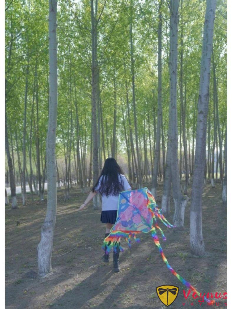 操场林荫拍照6式，白衬衫+自行车组合拍出电影感，阳光女孩都该试试的动作