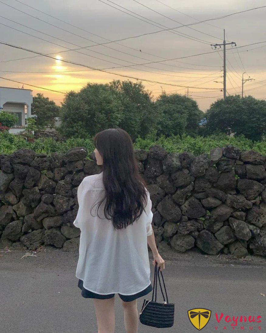 ins博主夏日白色防晒衬衫