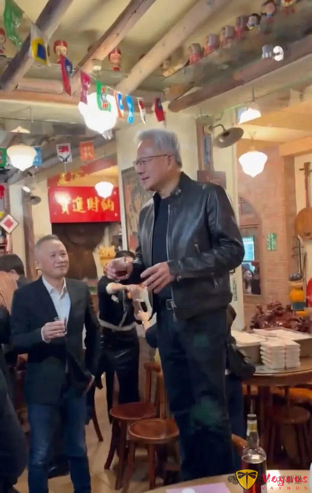 黄仁勋台湾双重重磅会面：一面宴40位供应链大佬，一面晤张忠谋引行业震动