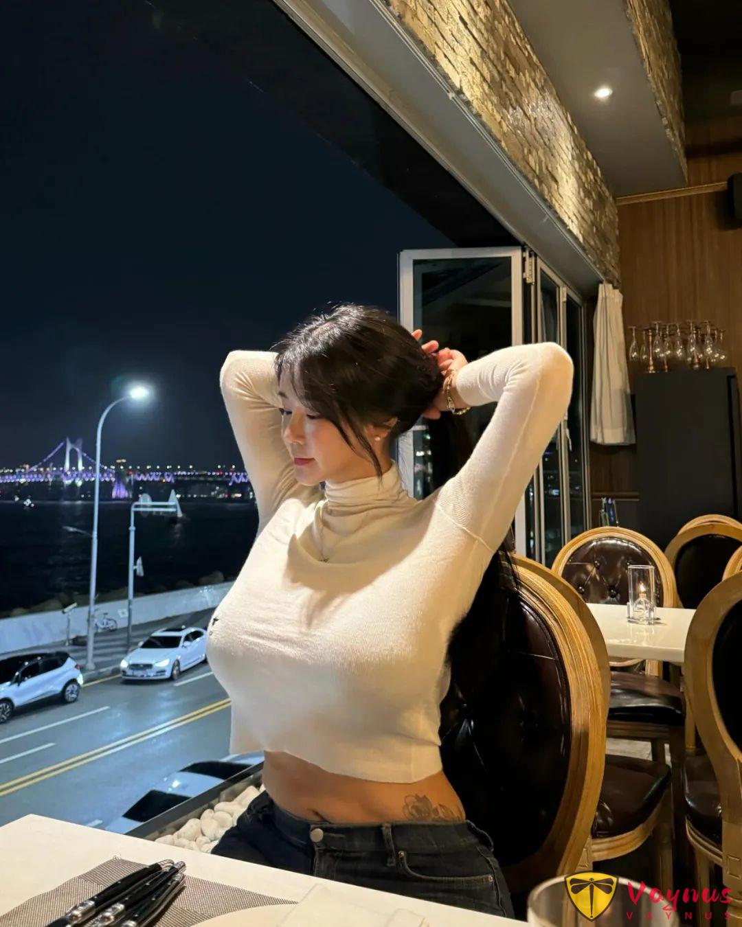 韩国微胖天花板！超S型完美身材，这曼妙曲线，真的太离谱了