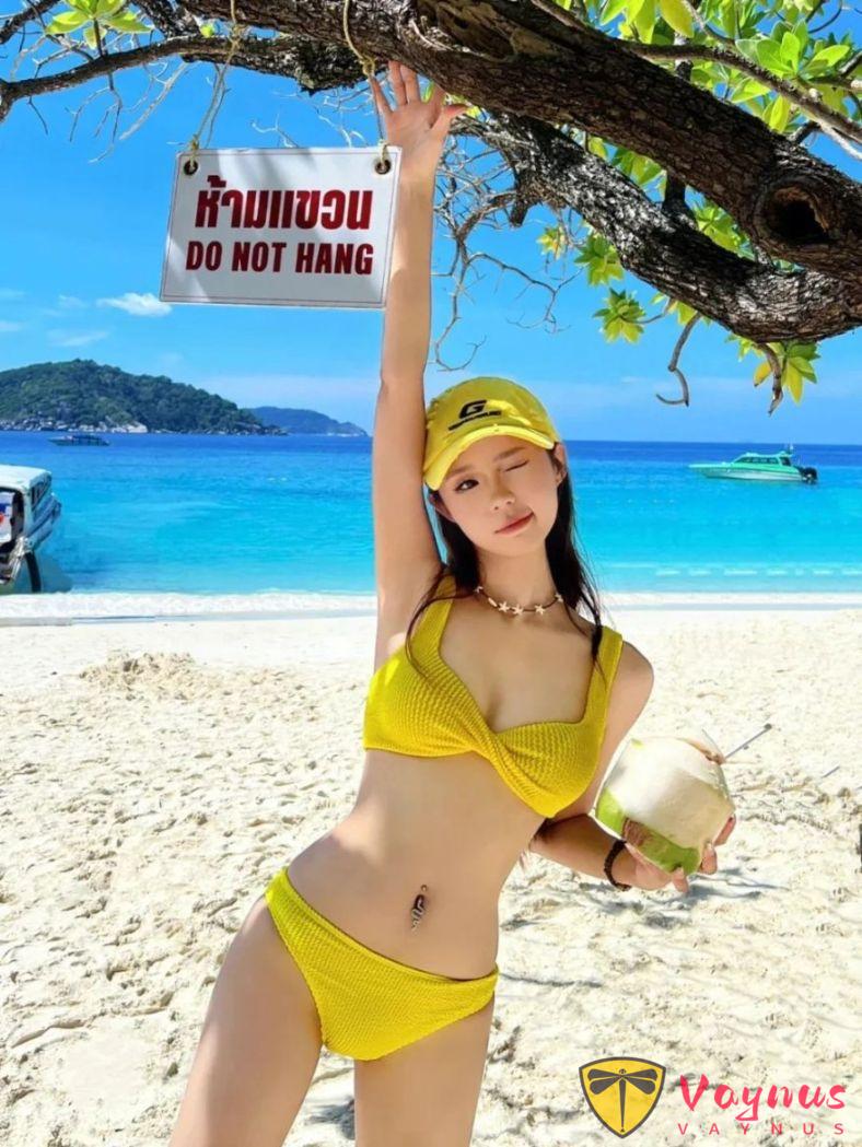 沙灘氛圍拍照又性感又清爽，這些姿勢輕鬆拍出比泳裝更惹火的你