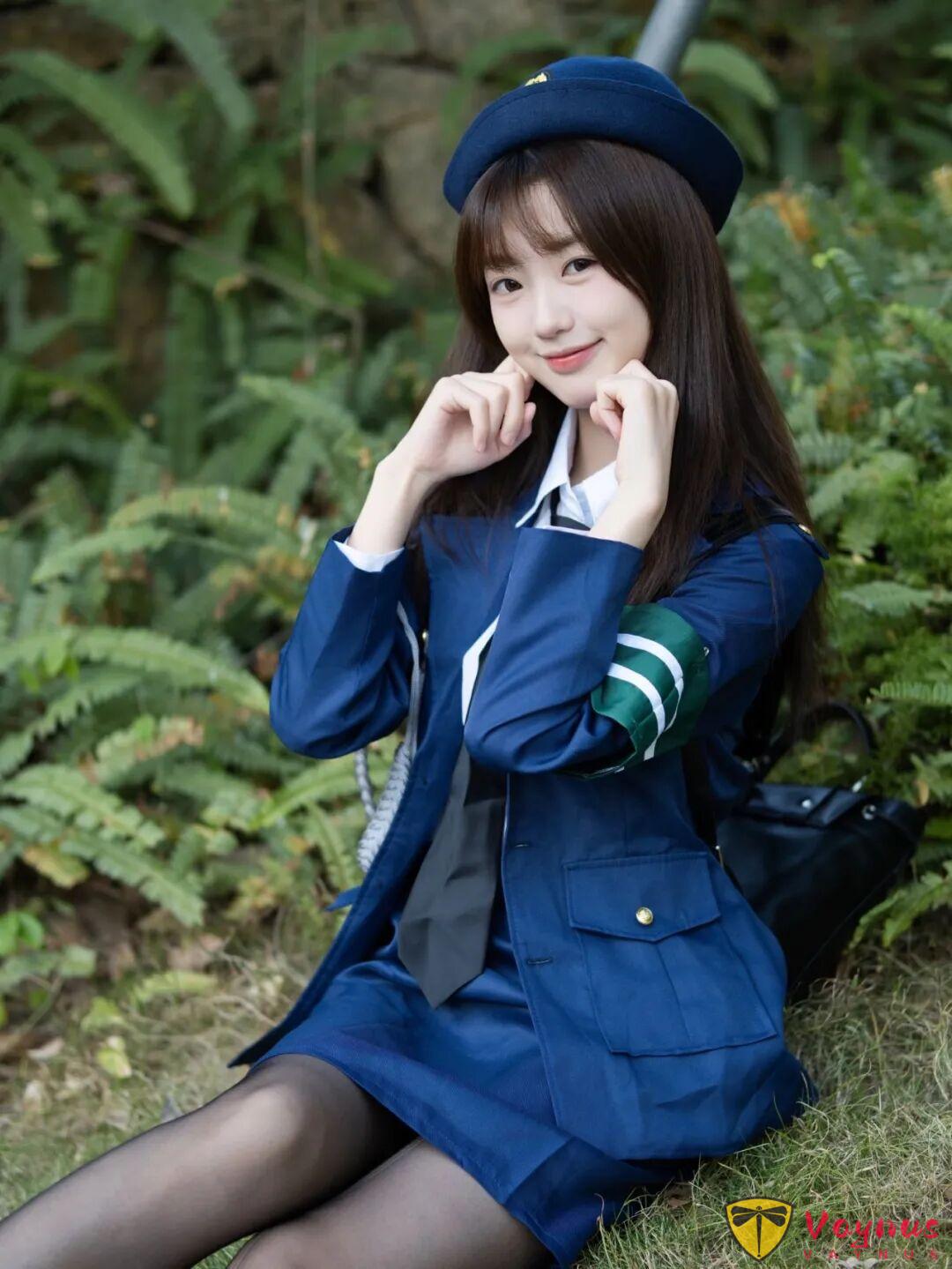 黑絲制服，9個拍照姿勢，又甜又辣顯腿長，拿捏純欲氛圍天花板