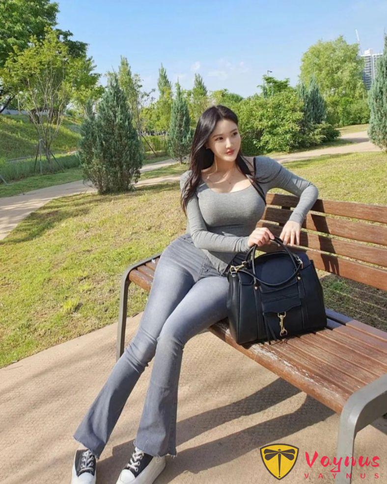 一个拥有完美腰臀比的韩国女生，到底有多香？