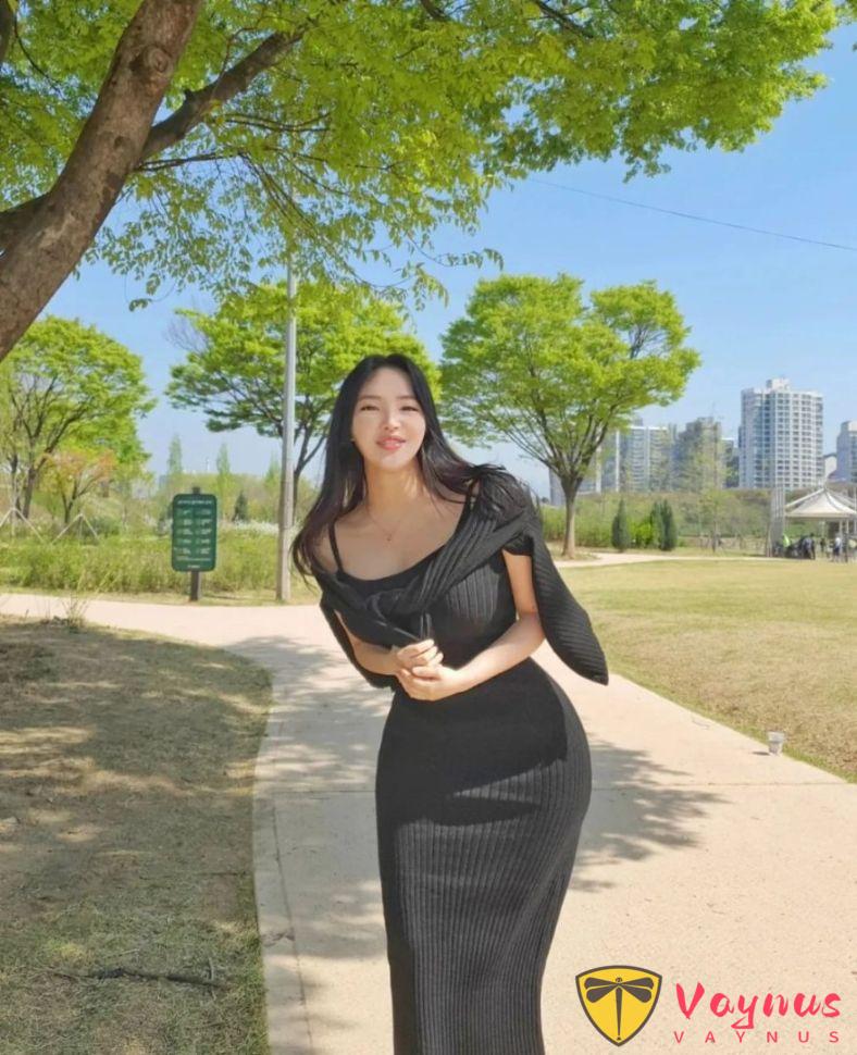 一个拥有完美腰臀比的韩国女生，到底有多香？