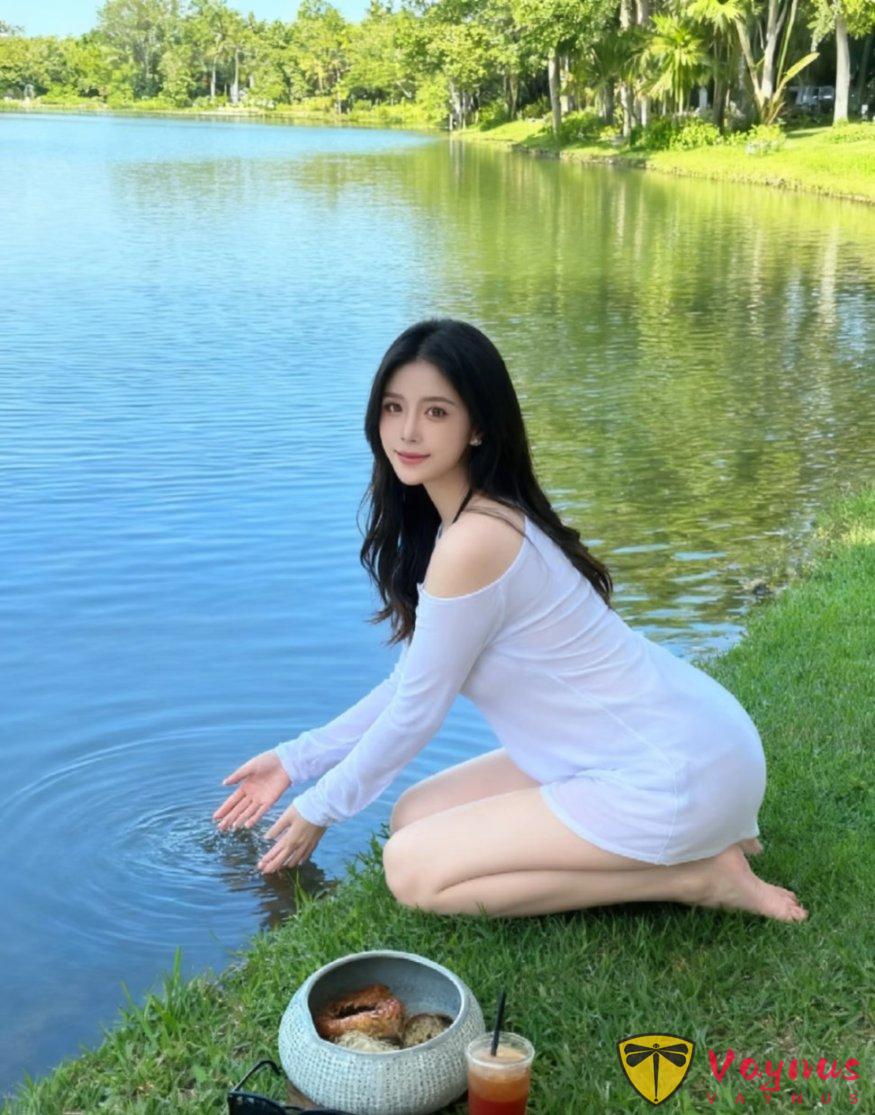 湖边、水边拍照,保姆级教程,教你9个姿势,拍出干净清透女神范