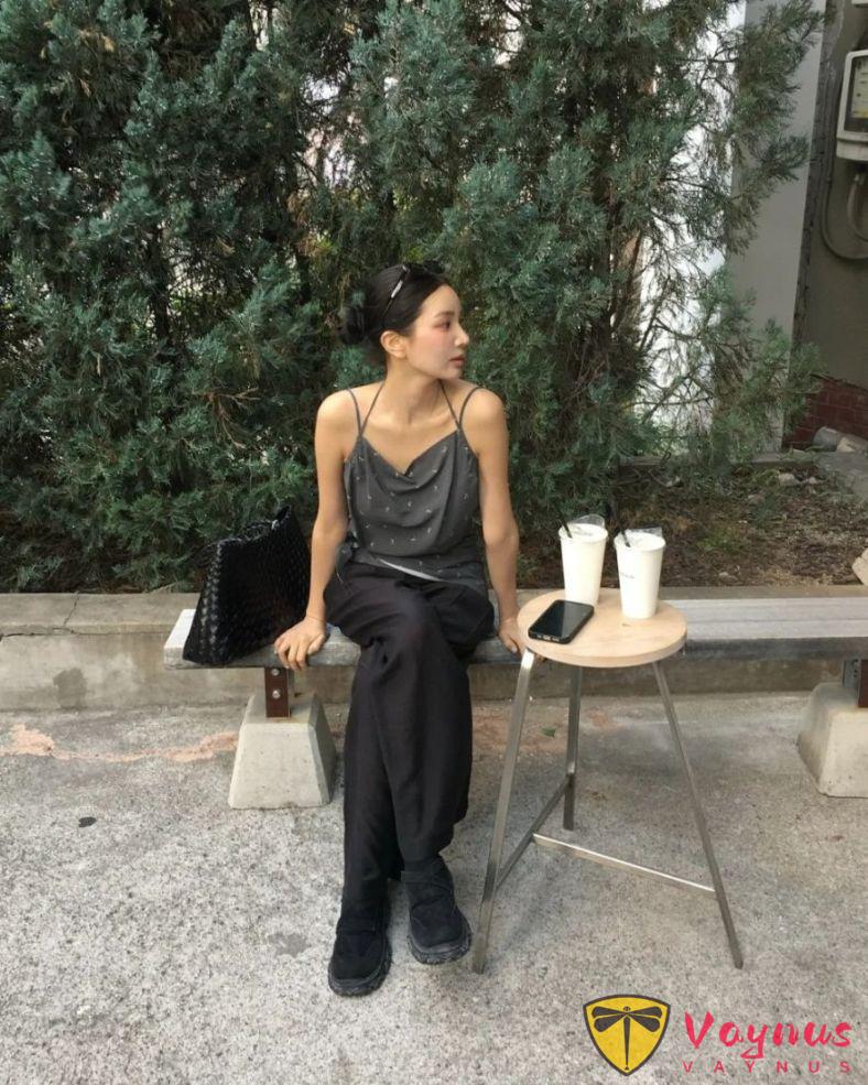 灰色吊带的穿搭灵感