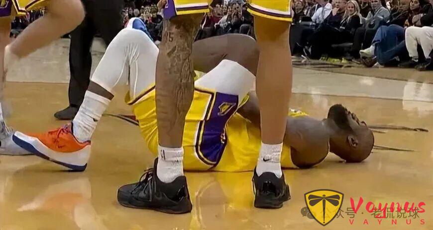 湖人30分惨败！东詹两大主力脚踝扭伤，八村7中0，詹姆斯历史第一