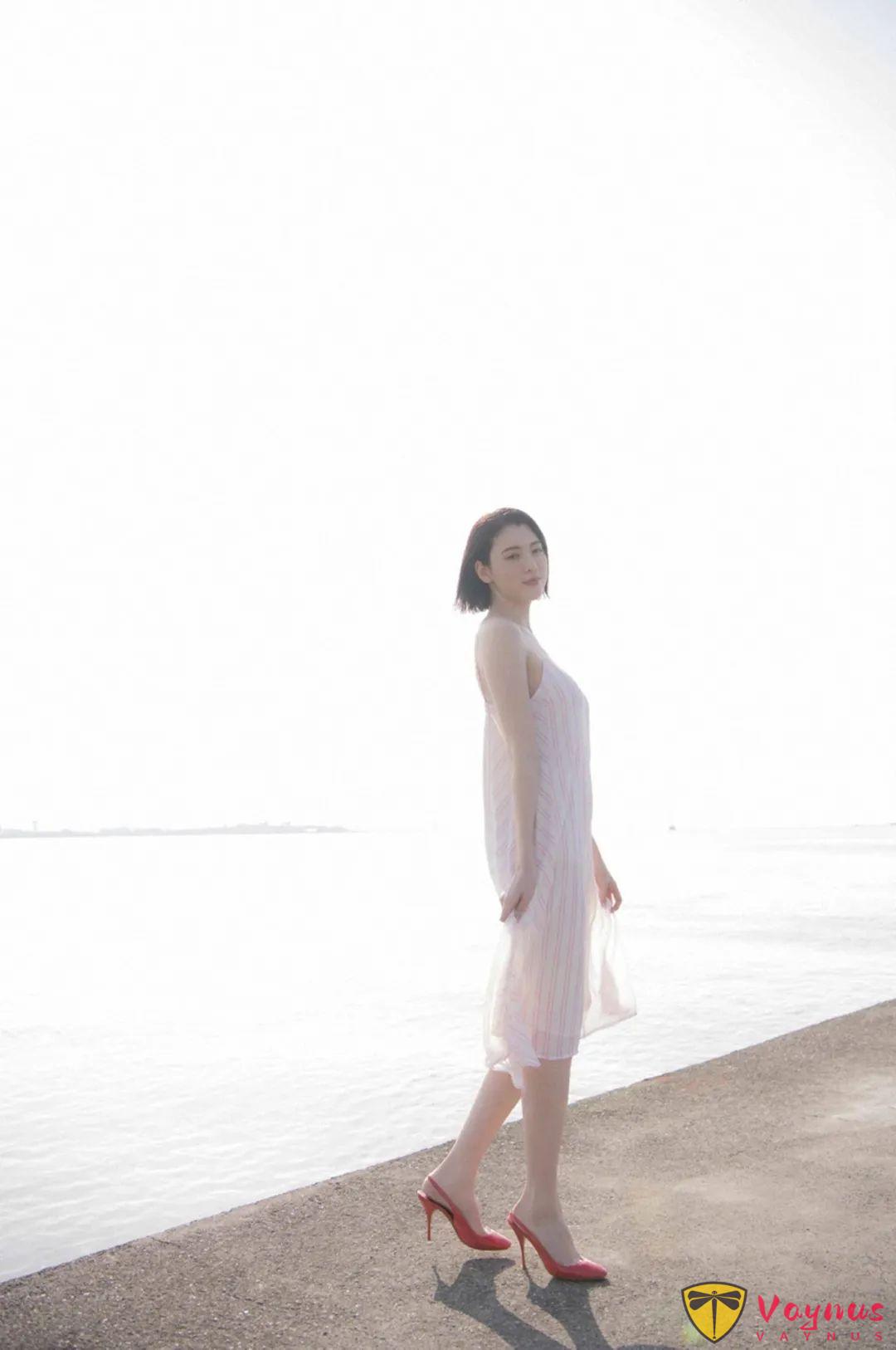 日本第一写真女神！明艳动人，高冷纯欲风，真的是人间尤物啊