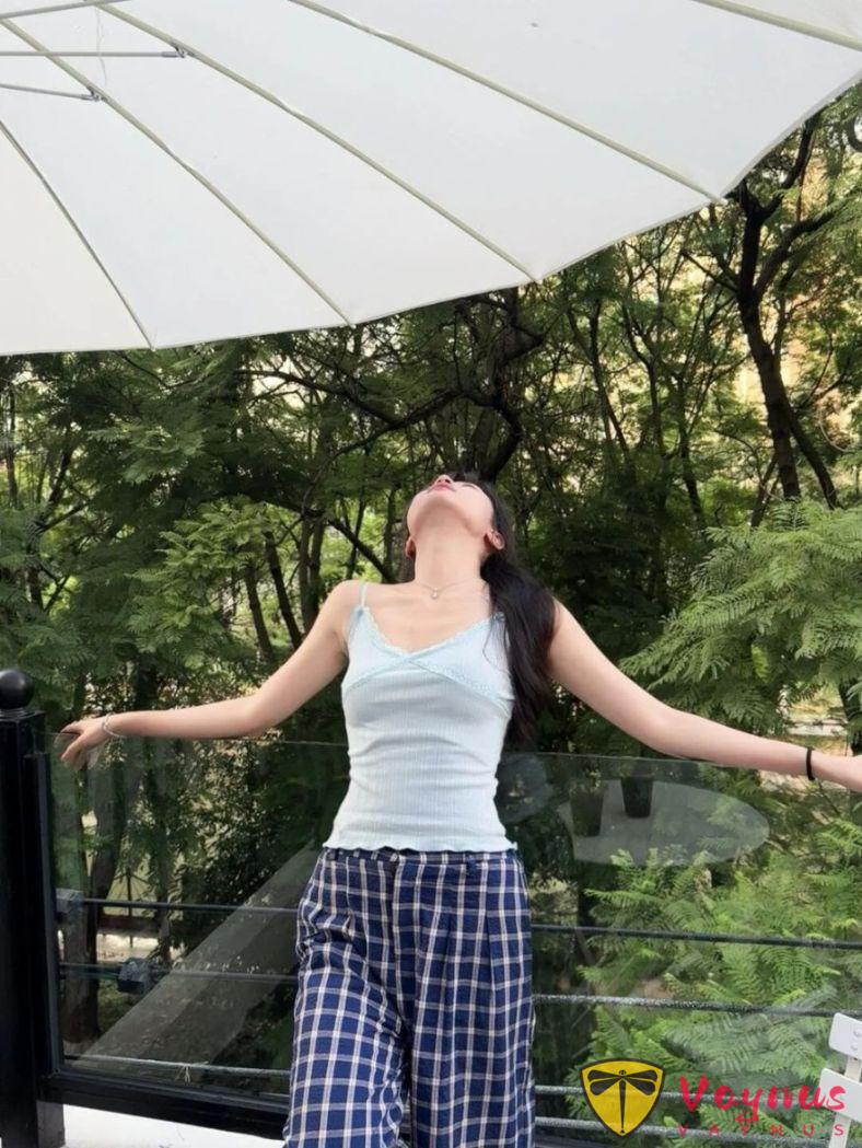慵懒系少女，9个万能拍照动作！拍出生活氛围感，松弛又自然